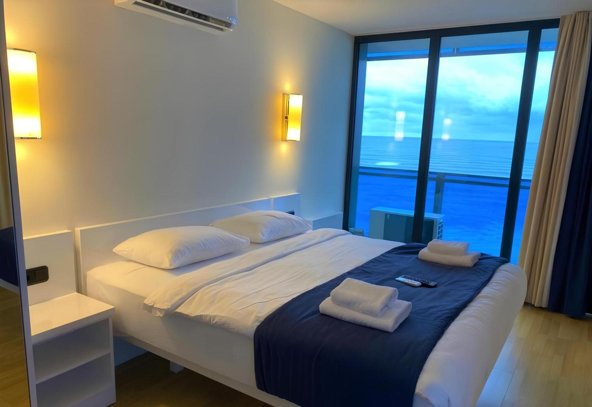 Panorama Seaview Batumi Lux Orbi City Ngoại thất bức ảnh